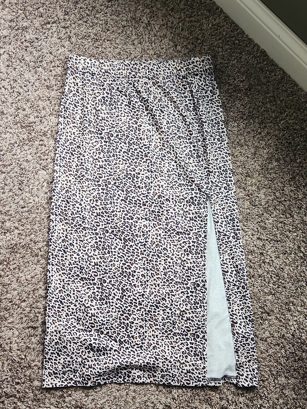 Tickled Teal Leopard Print Midi Skirt Large White/Tan
